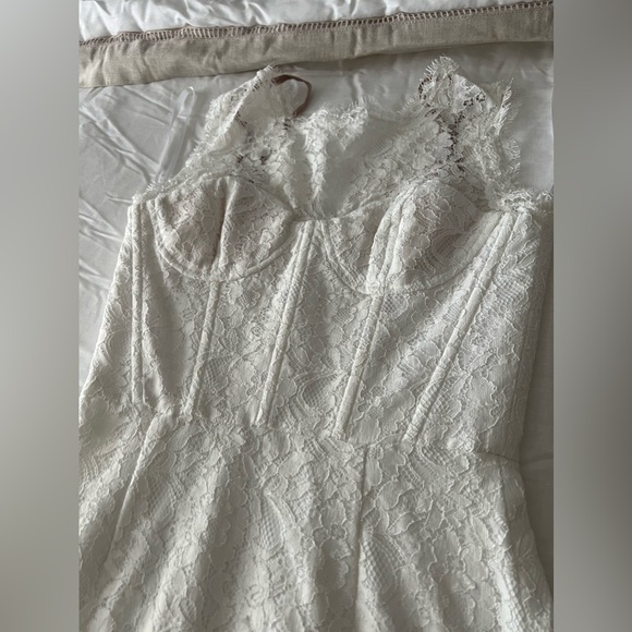 BCBGMaxAzria Bridal Clarissa Dress - Picture 7 of 14